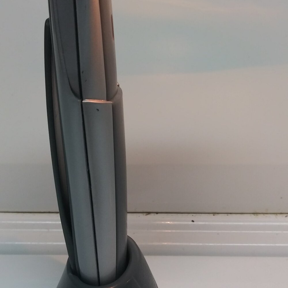 High-Tech Book Light with Stand - Picture 4 of 9